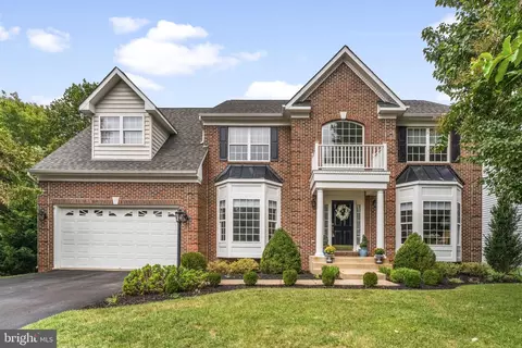 7472 Admiral Nelson Dr, Warrenton, VA 20186