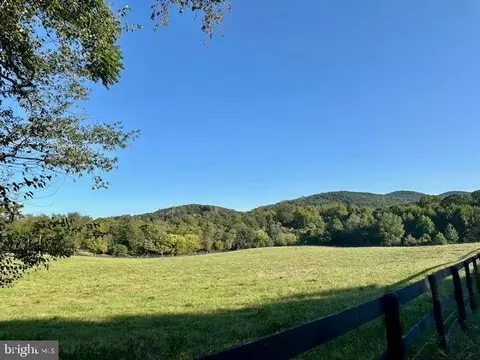 APT f-725 Willow Hill, Delaplane, VA 20144