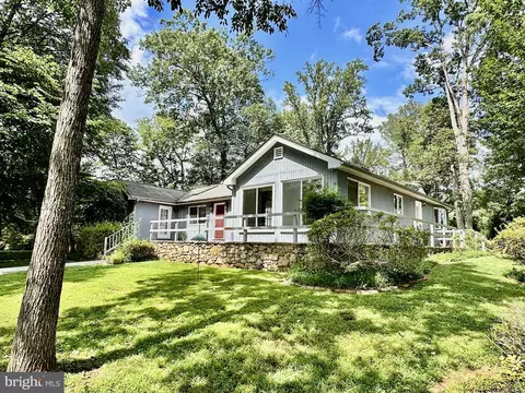 7038 Beaconsfield Ln, Warrenton, VA 20187