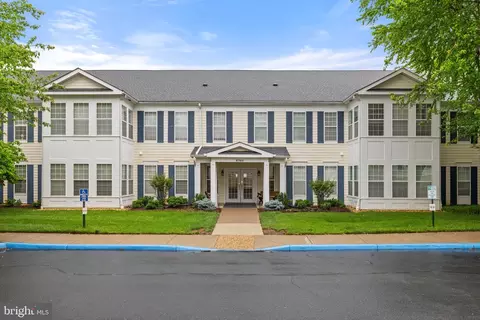 6704 Holly Farm Ln #204, Warrenton, VA 20187