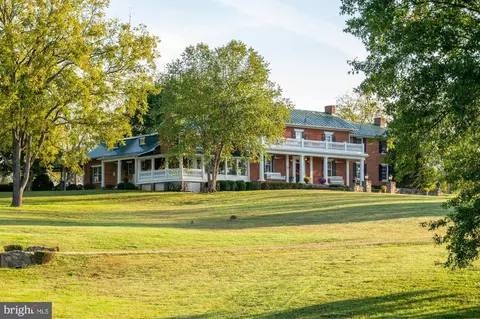 1787 Light Horse Ln, Delaplane, VA 20144