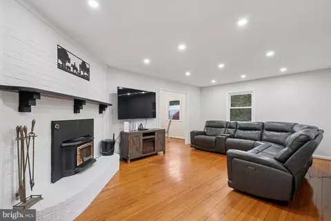 5263 Stewart Rd, Sumerduck, VA 22742 photo 4