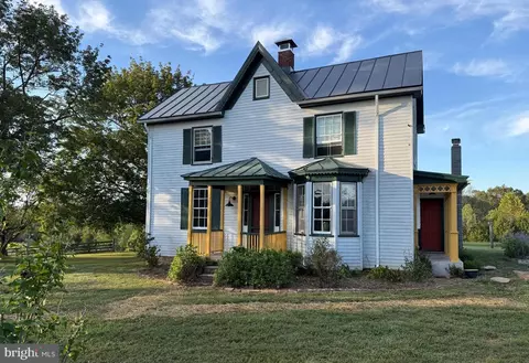 9781 Conde Rd, Marshall, VA 20115