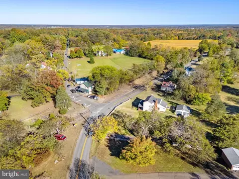 View/Area - 4561 Weston Rd, Warrenton, VA 20187 photo 5 of 8