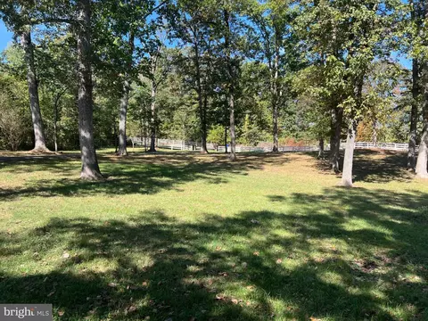 Exterior - 4561 Weston Rd, Warrenton, VA 20187 photo 1 of 17