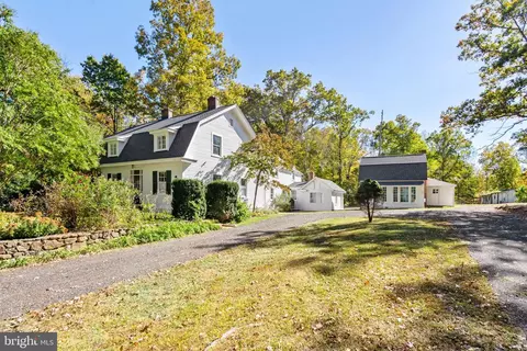 Exterior - 4561 Weston Rd, Warrenton, VA 20187 photo 3 of 17