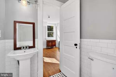 Bath - 4561 Weston Rd, Warrenton, VA 20187 photo 3 of 5