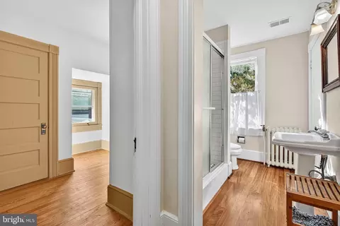 Entry Way - 4561 Weston Rd, Warrenton, VA 20187 photo 4 of 6