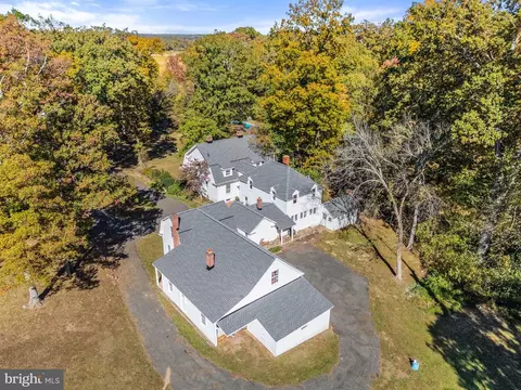 View/Area - 4561 Weston Rd, Warrenton, VA 20187 photo 3 of 8