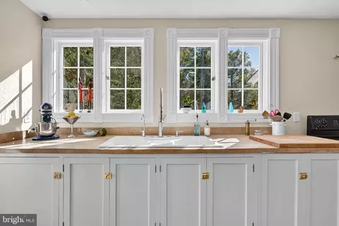 Kitchen - 4561 Weston Rd, Warrenton, VA 20187 photo 1 of 2