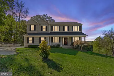 10142 Ada Rd, Marshall, VA 20115