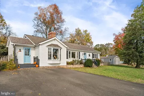 7164 Bunker Hill Rd, The Plains, VA 20198