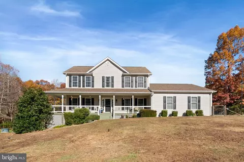 2182 Towles Rd, Midland, VA 22728