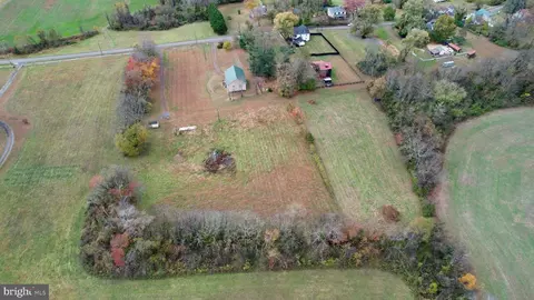 7035 Leeds Mnr, Marshall, VA 20115 photo 4