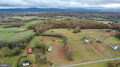 7035 Leeds Mnr, Marshall, VA 20115 photo 8