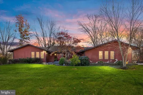 6241 Deborah Dr, Warrenton, VA 20187