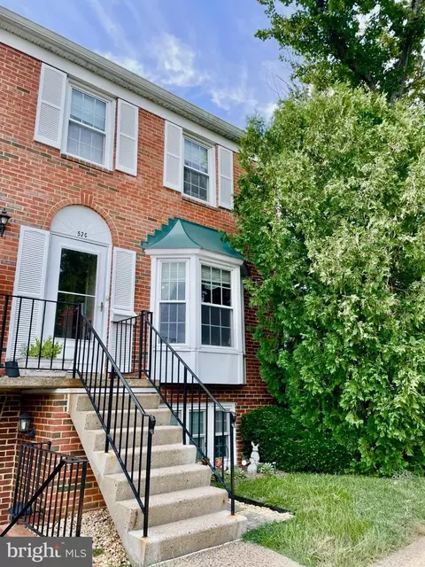 52 Leeds Ct # C, Warrenton, VA 20186