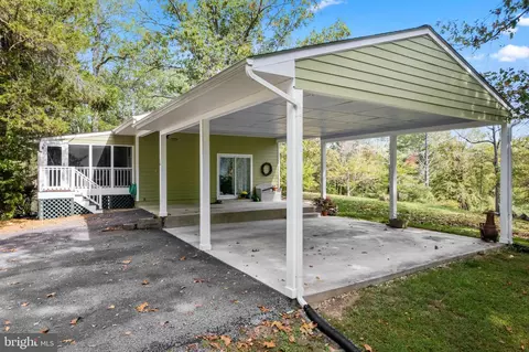Exterior - 7127 Wilson Rd, Marshall, VA 20115 photo 11 of 14