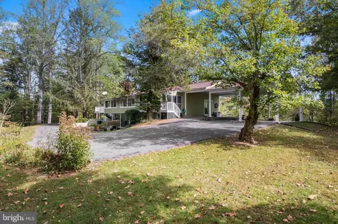 Exterior - 7127 Wilson Rd, Marshall, VA 20115 photo 4 of 14