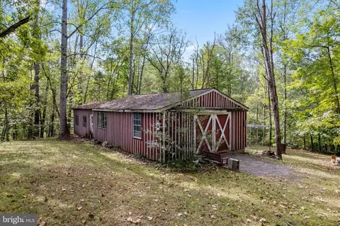 Exterior - 7127 Wilson Rd, Marshall, VA 20115 photo 10 of 14