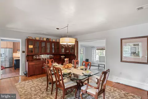 Dining - 7127 Wilson Rd, Marshall, VA 20115 photo 1 of 2