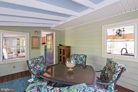 Exterior - 7127 Wilson Rd, Marshall, VA 20115 photo 8 of 14