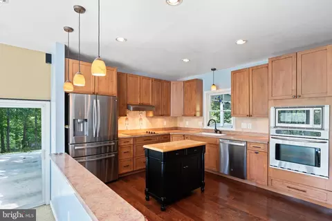 Kitchen - 7127 Wilson Rd, Marshall, VA 20115 photo 1 of 4