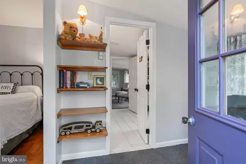 Entry Way - 7127 Wilson Rd, Marshall, VA 20115 photo 3 of 6