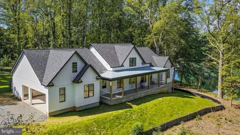 8186 Meetze Rd, Warrenton, VA 20187