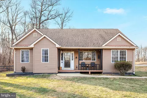 4364 Belvoir Rd, Marshall, VA 20115