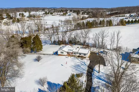 View/Area - 8564 Opal Rd, Warrenton, VA 20186 photo 4 of 10