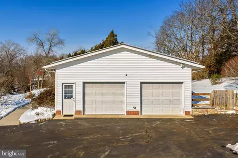 Exterior - 8564 Opal Rd, Warrenton, VA 20186 photo 11 of 12