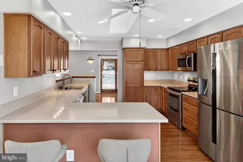 Kitchen - 8564 Opal Rd, Warrenton, VA 20186 photo 5 of 6