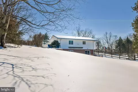 Exterior - 8564 Opal Rd, Warrenton, VA 20186 photo 10 of 12