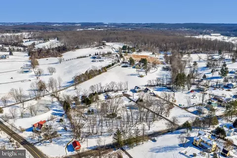 View/Area - 8564 Opal Rd, Warrenton, VA 20186 photo 3 of 10