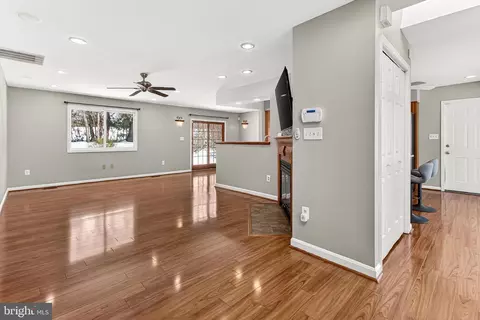 Living - 8564 Opal Rd, Warrenton, VA 20186 photo 4 of 13