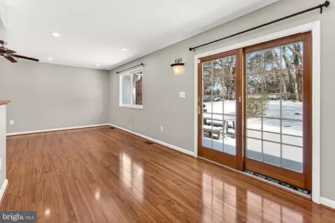 Living - 8564 Opal Rd, Warrenton, VA 20186 photo 8 of 13