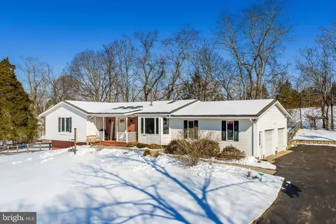 Exterior - 8564 Opal Rd, Warrenton, VA 20186 photo 4 of 12