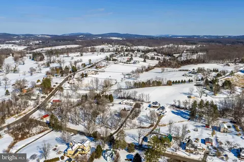 View/Area - 8564 Opal Rd, Warrenton, VA 20186 photo 1 of 10