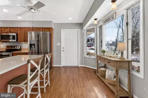 Entry Way - 8564 Opal Rd, Warrenton, VA 20186 photo 4 of 6