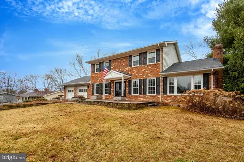 6521 Lancaster Dr, Warrenton, VA 20187