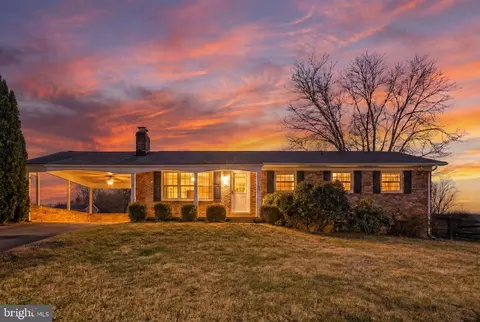 660 Foxcroft Rd, Warrenton, VA 20186