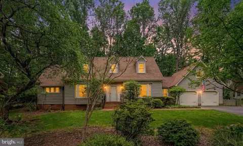 5835 Hunton Wood Dr, Broad Run, VA 20137