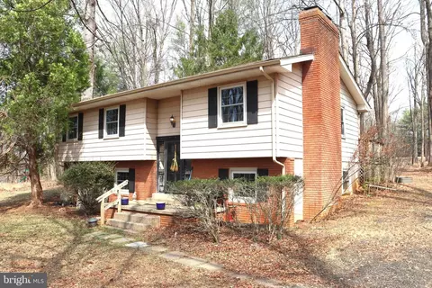 9305 Lees Ridge Rd, Warrenton, VA 20186