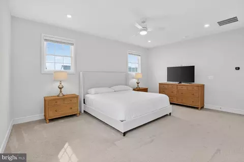 Bedroom - 6053 Cobblestone, Marshall, VA 20115 photo 3 of 9