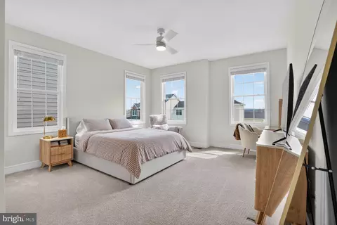 Bedroom - 6053 Cobblestone, Marshall, VA 20115 photo 7 of 9