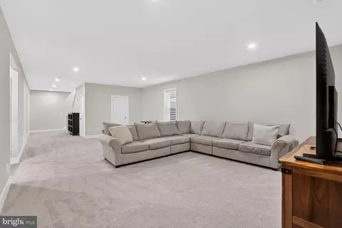 Entry Way - 6053 Cobblestone, Marshall, VA 20115 photo 6 of 7