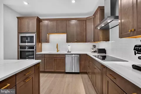 Kitchen - 6053 Cobblestone, Marshall, VA 20115 photo 3 of 5