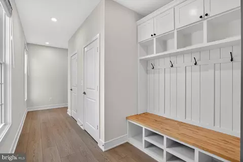 Entry Way - 6053 Cobblestone, Marshall, VA 20115 photo 2 of 7