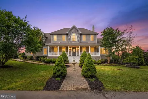 9491 Walsingham Ln, Marshall, VA 20115